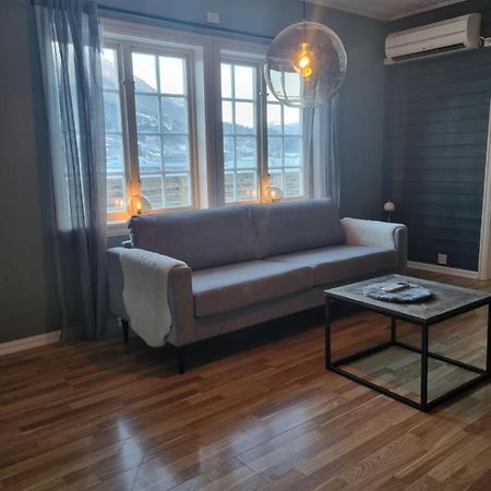 Stor Leilighet Med 4 Senger Sentralt I Forde Exterior foto